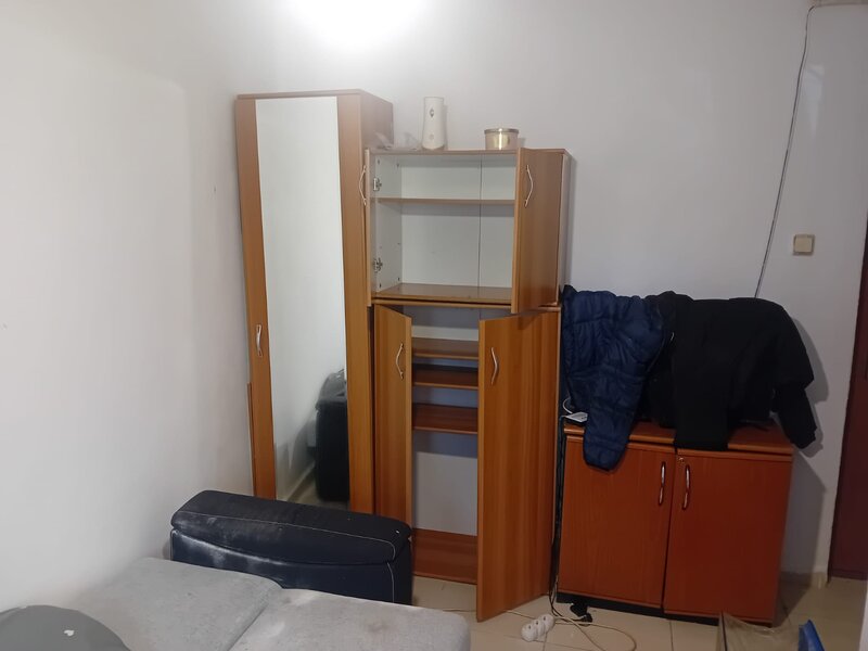 Piata Resita, Berceni